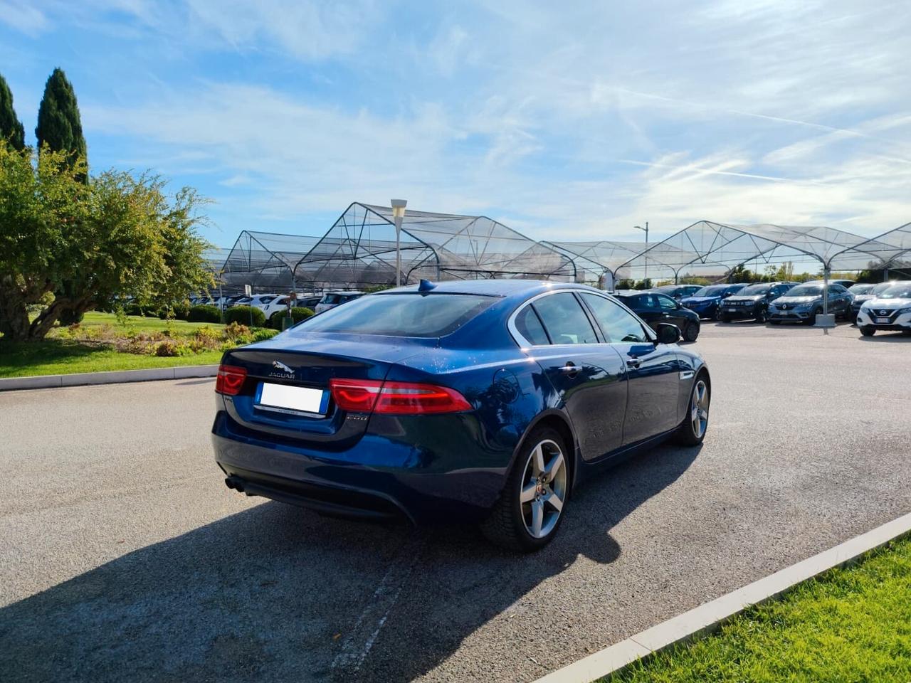 Jaguar XE 2.0 D Turbo 180CV aut. Prestige Business Edition