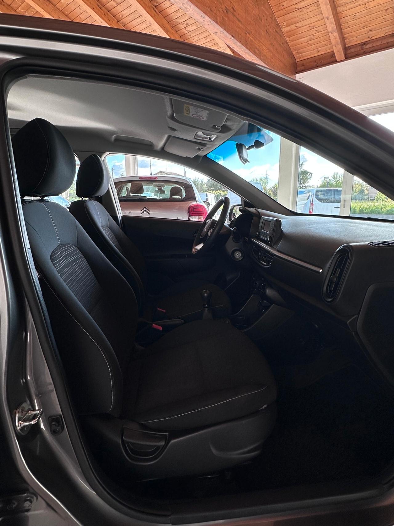 Kia Picanto 1.0 12V 5 porte Urban 69cv NEOPATENTATI