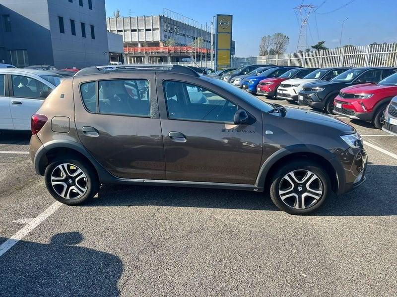 Dacia Sandero Stepway 1.0 TCe 100CV ECO-G 15th Anniversary