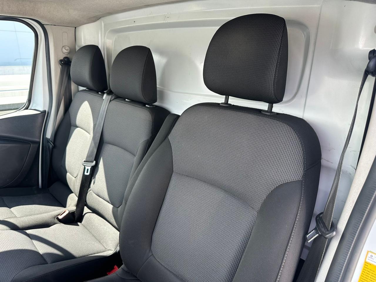 Renault Trafic T28 2.0 dCi 120CV Iva Compresa