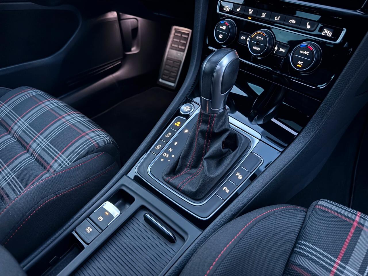 Volkswagen Golf 7.5 GTI Performance 245 CV TETTO*DSG*FULL