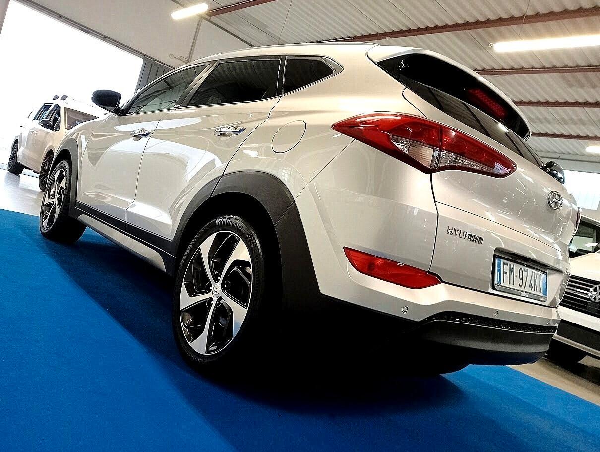 Hyundai TUCSON 1.7 CRDI XPOSSIBLE 19" CAMERA *CAMBIO NUOVO*