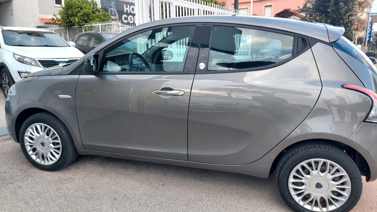 Lancia Ypsilon 1.2 69 CV 5 porte GPL Ecochic Gold