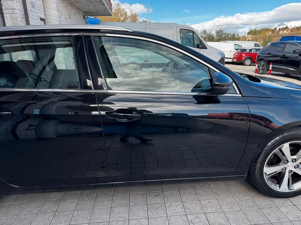 Peugeot 308 BlueHDi 120 S&S SW Allure