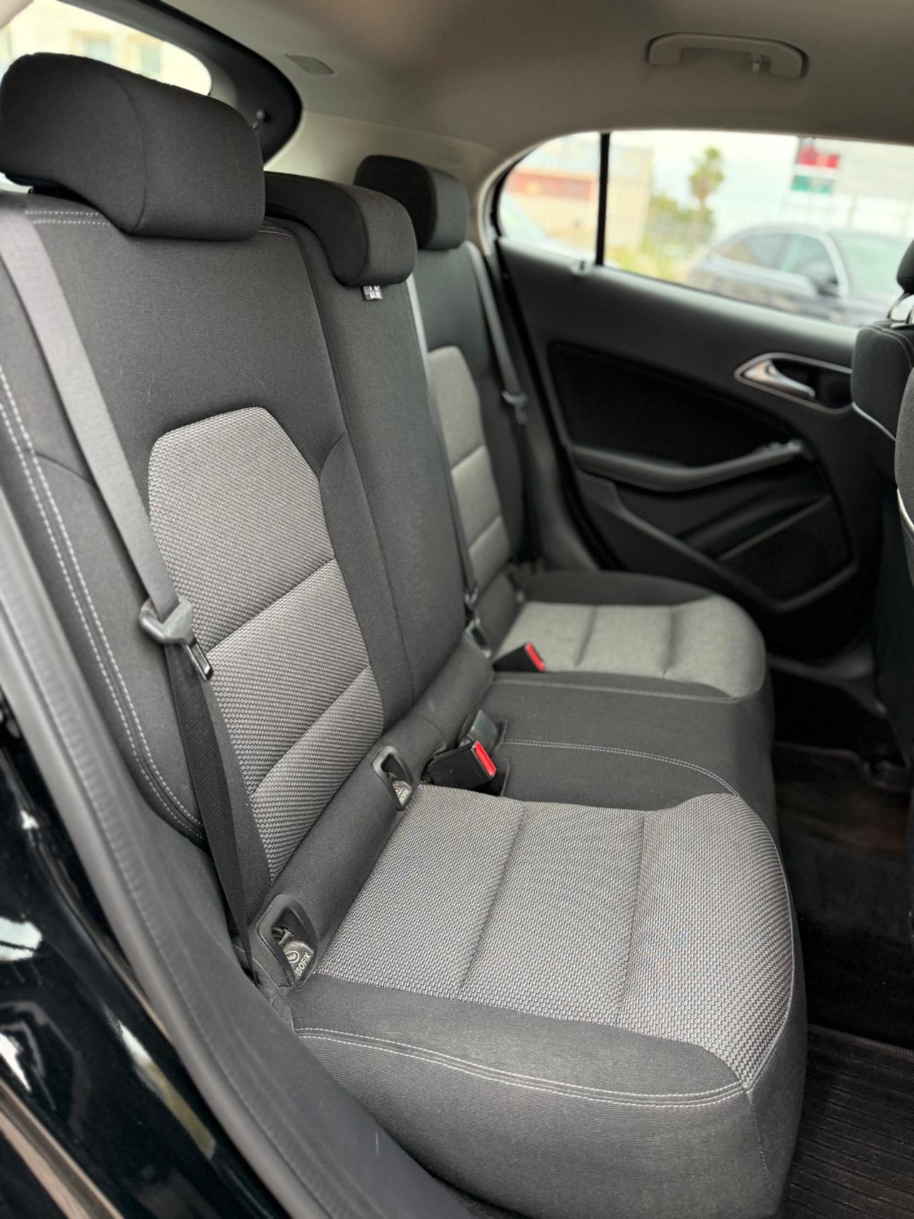 Mercedes-benz GLA 200 GLA 200 d Automatic Business