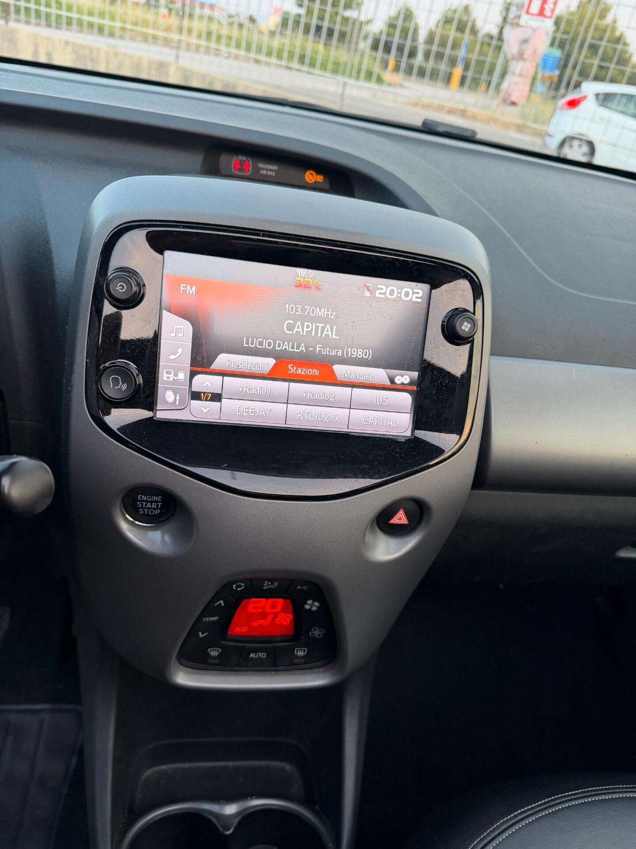 Toyota Aygo Connect 1.0 VVT-i 72 CV 5 porte x-wave MMT