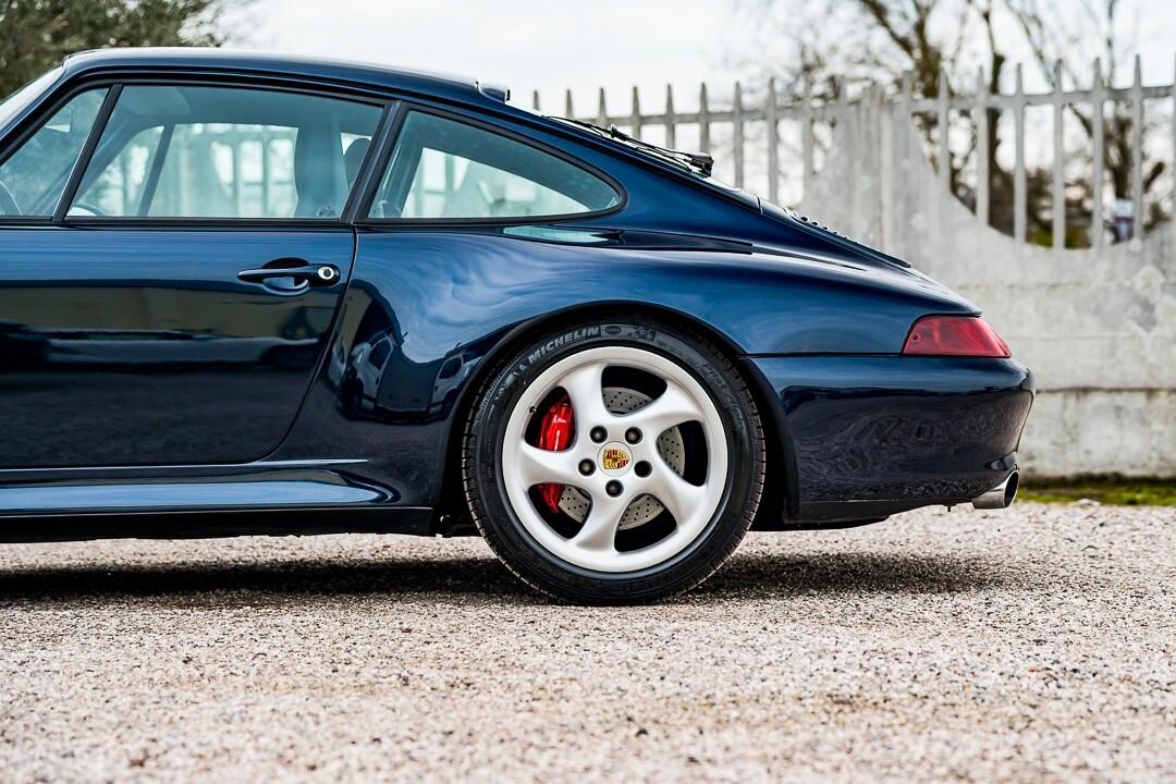 Porsche 993 Carrera 4S