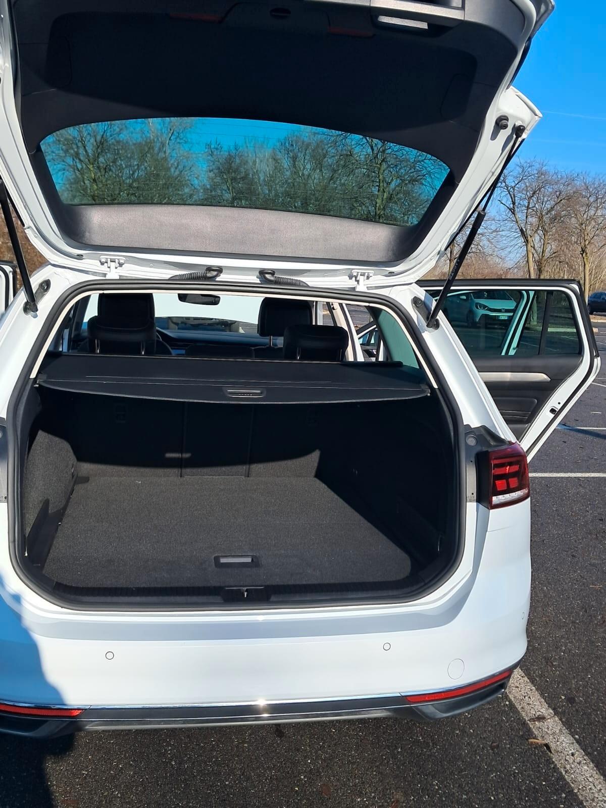 Volkswagen Passat Variant 2.0 TDI SCR 200 CV DSG Executive