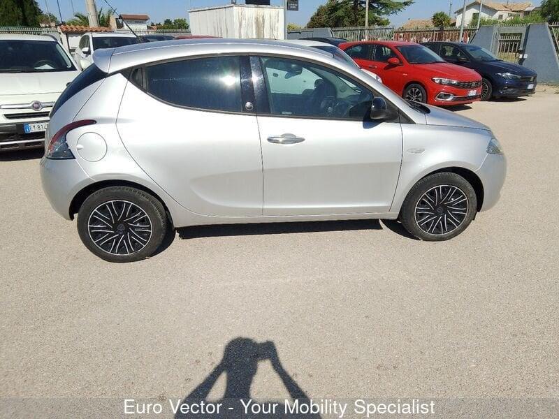 Lancia Ypsilon 1.2 69 CV 5 porte GPL Ecochic Gold