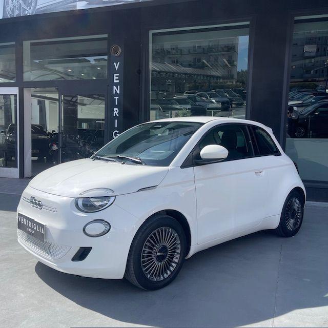 FIAT - 500 E - 500 La Prima Berlina