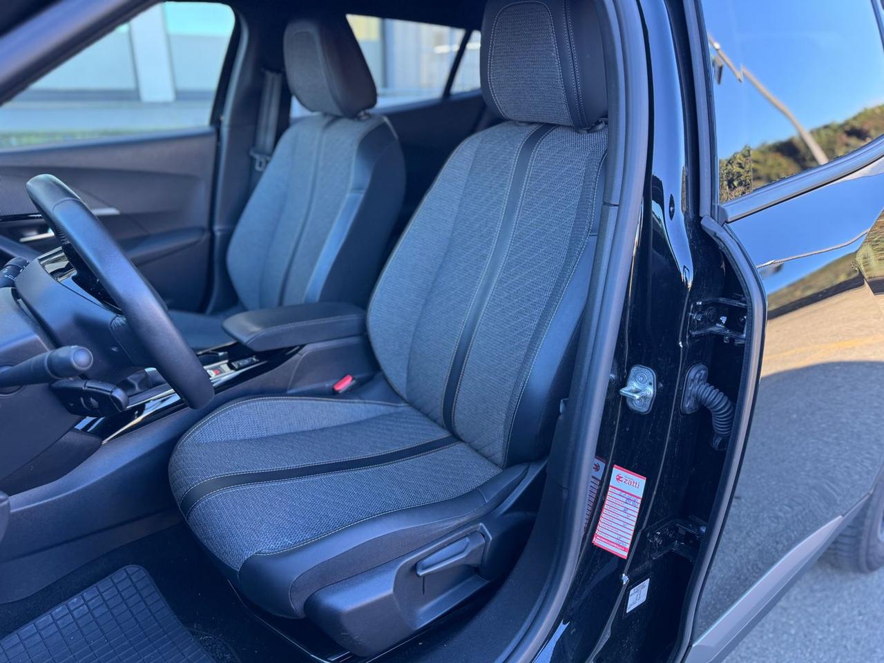 Peugeot 2008 Allure 1.2 PureTech 100 #9335