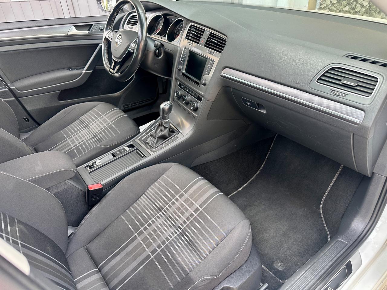 Volkswagen Golf 2.0 TDI DSG 5p. LOUNGE BlueMotion Technology