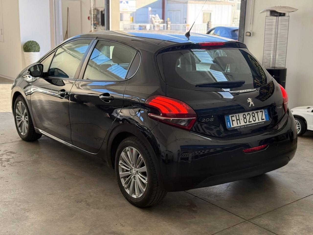 Peugeot 208 82CV 5 porte NEOPATENTATI