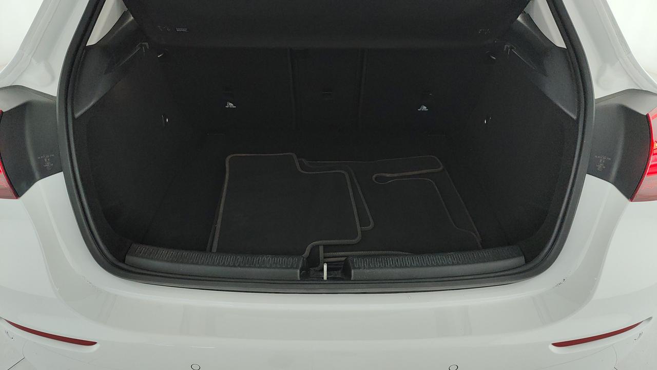 Mercedes-Benz A 180 d Advanced auto