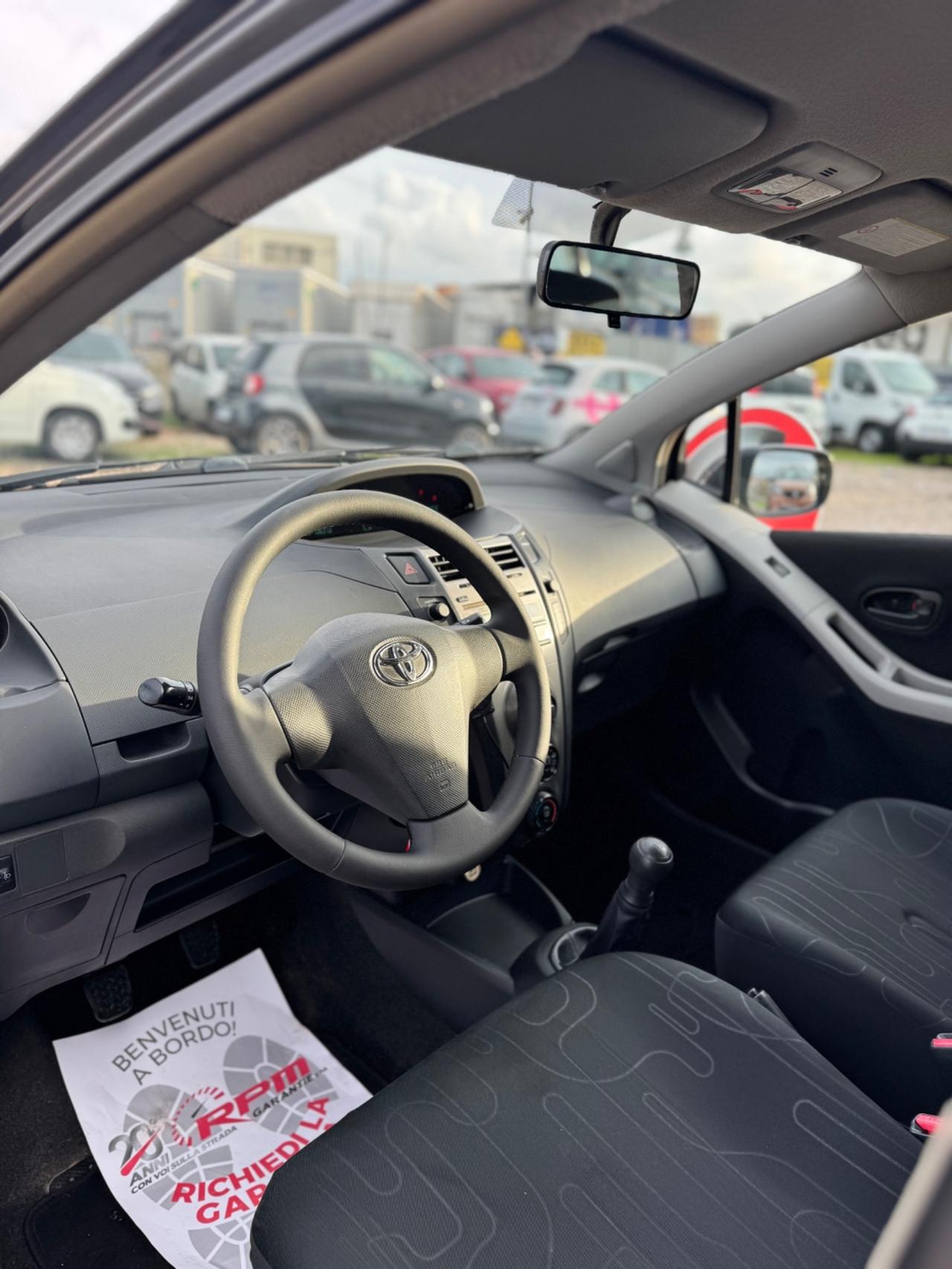 Toyota Yaris 1.0 5 porte