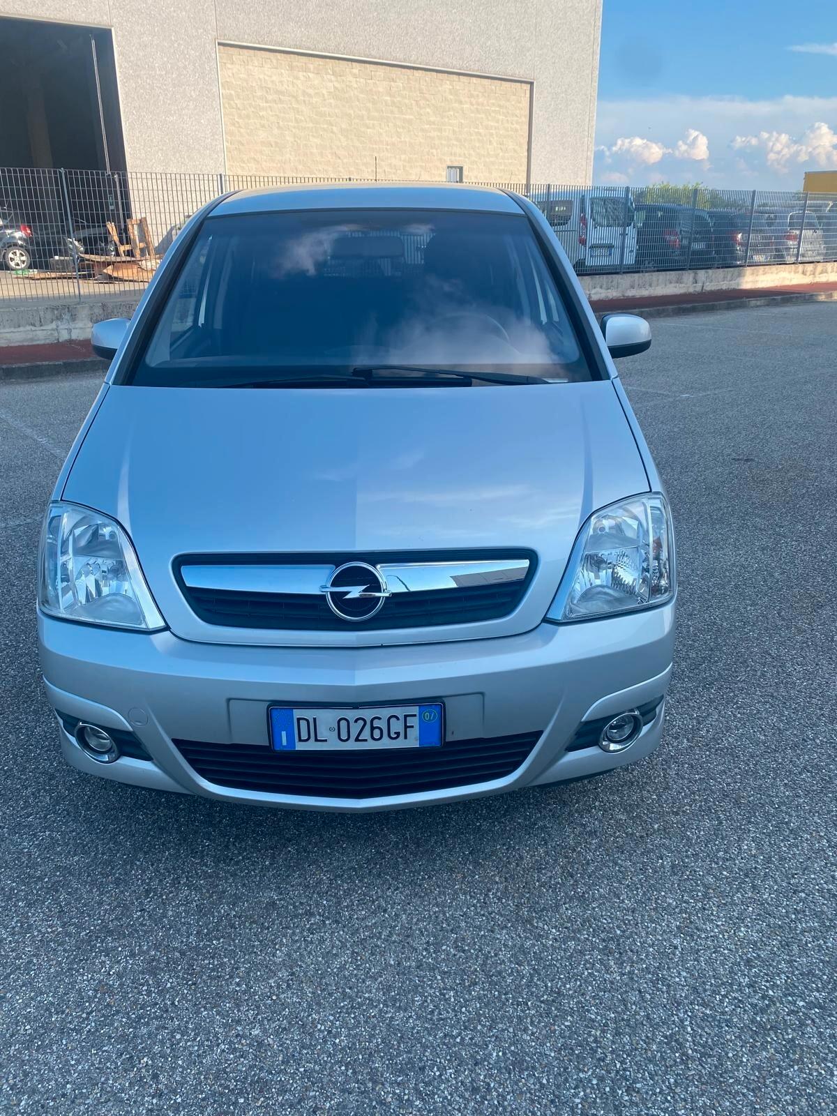 Opel Meriva 1.6 16V Cosmo ADATTA AI NEOPTATENTATI UNICO PROPRIETARIO