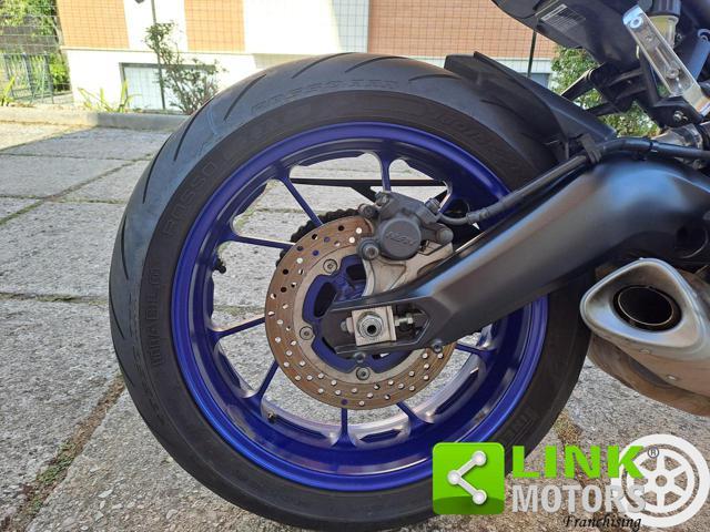 YAMAHA MT-09 .