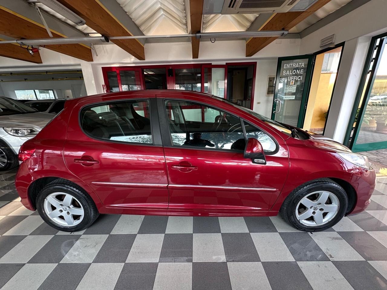 Peugeot 207 1.4 VTi 95CV 5p. Neopatentati