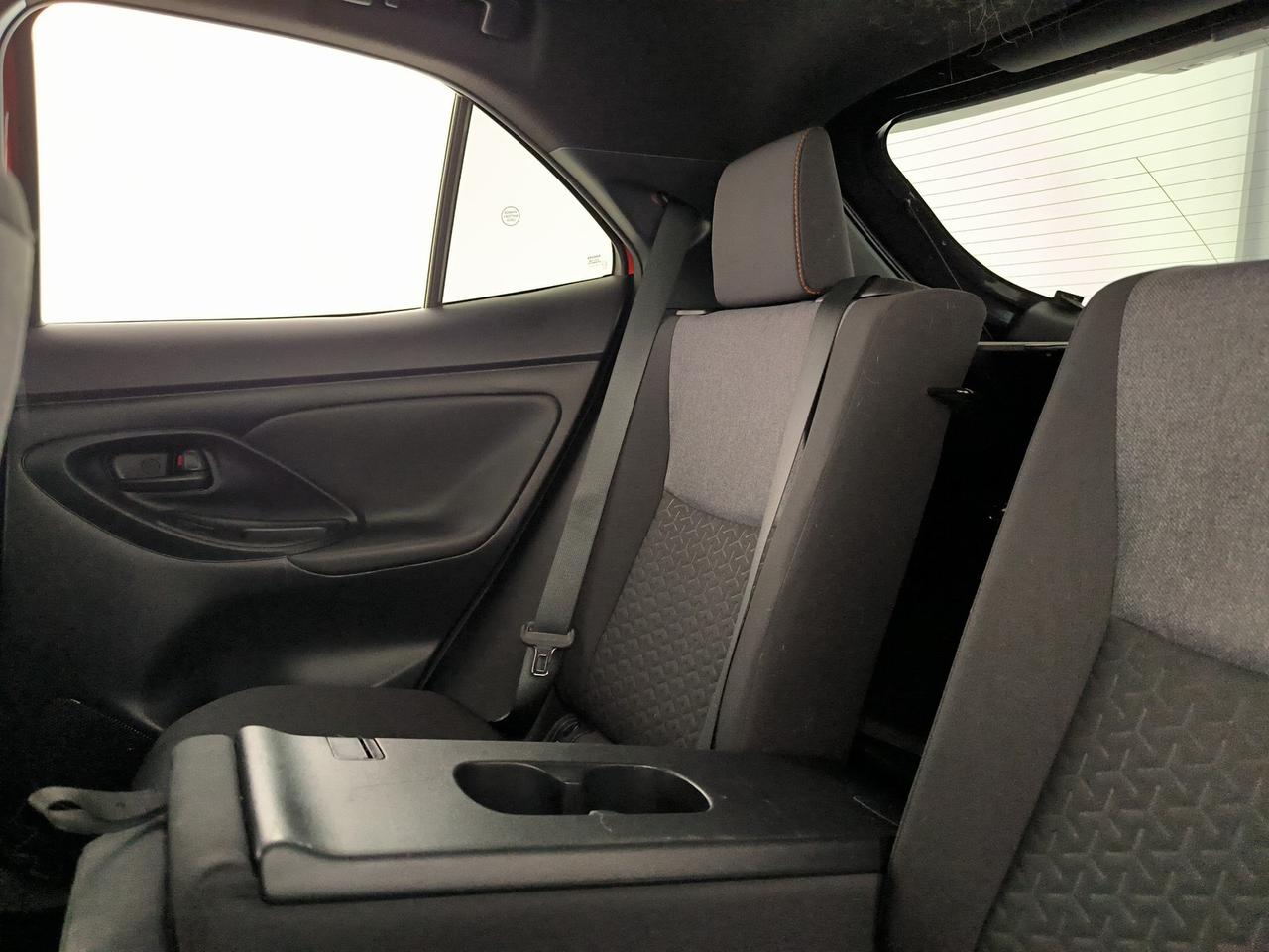 Toyota yaris cross 1.5h orange edition fwd 116cv e-cvt