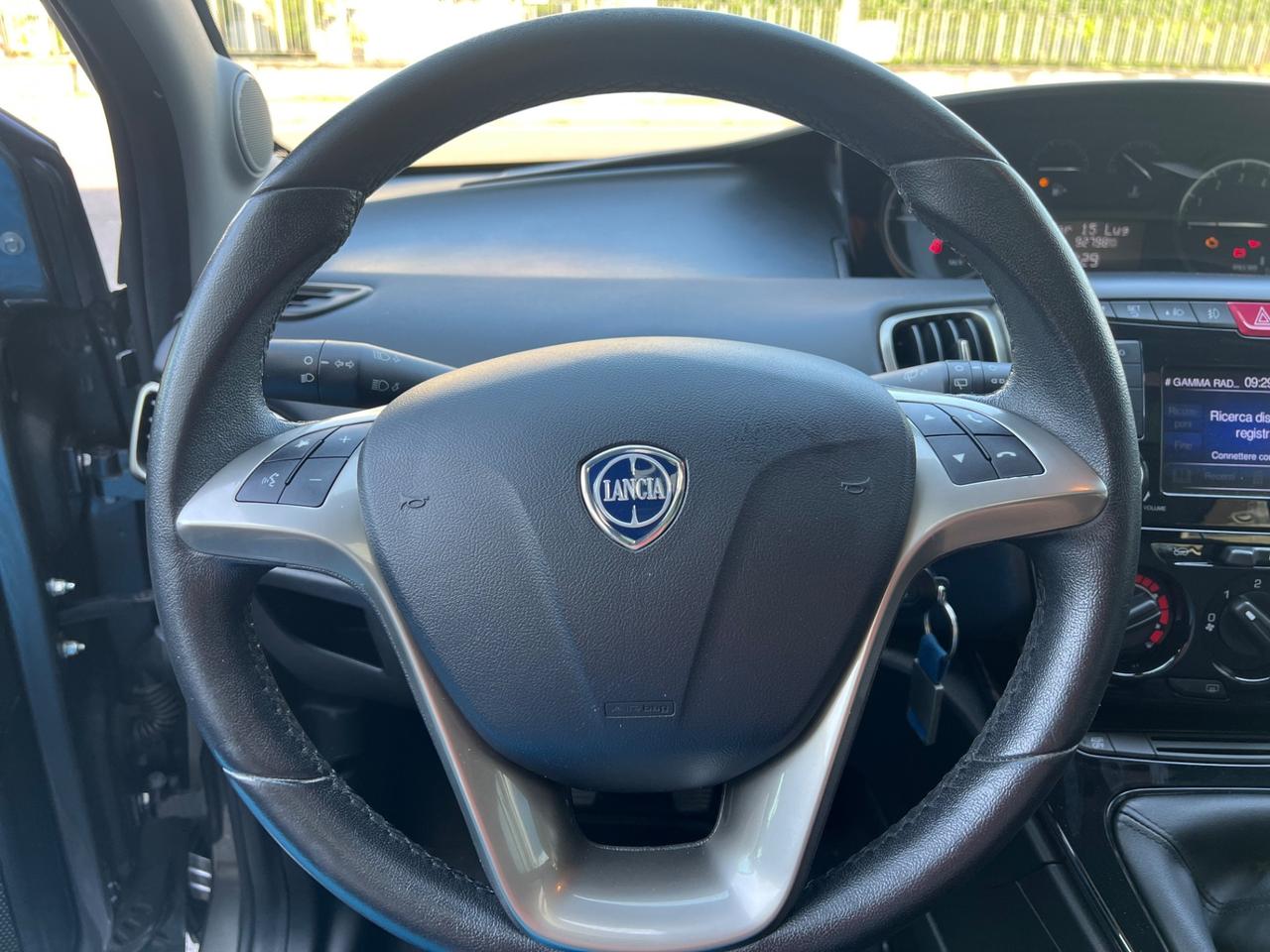 Lancia Ypsilon 1.2 69 CV 5 porte Platinum tetto apribile, navigatore