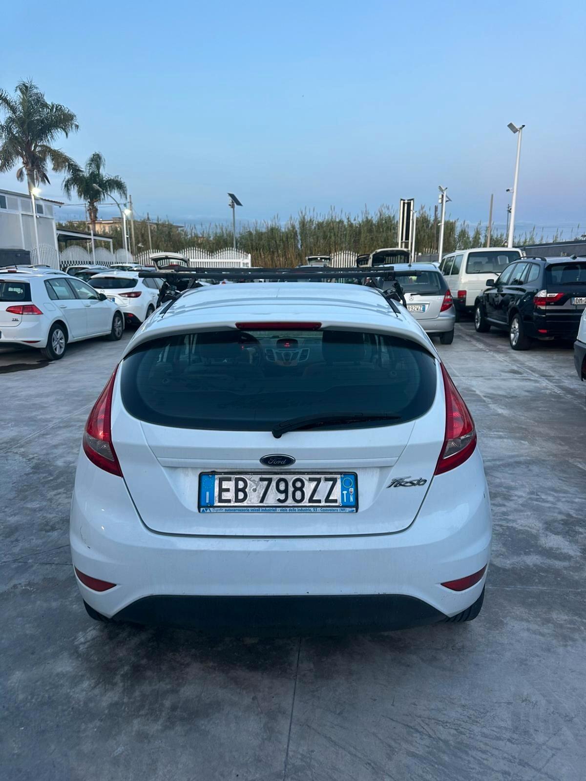 Ford Fiesta 1.4 5 porte Bz.- GPL Titanium