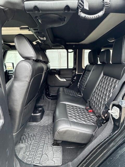 Jeep Wrangler Unlimited 2.8 CRD DPF Sahara Auto