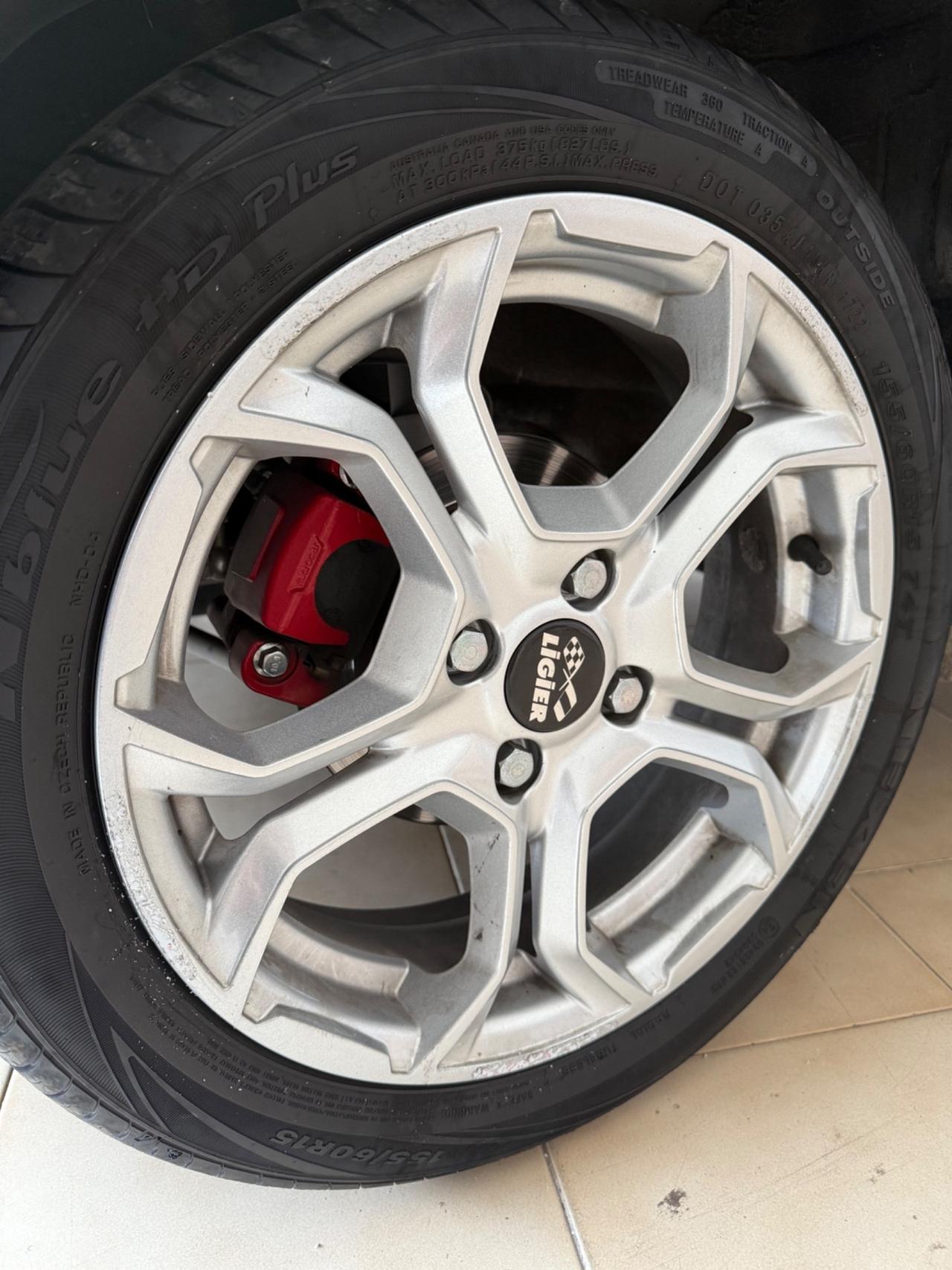 Ligier JS JS50 DCI Young Color