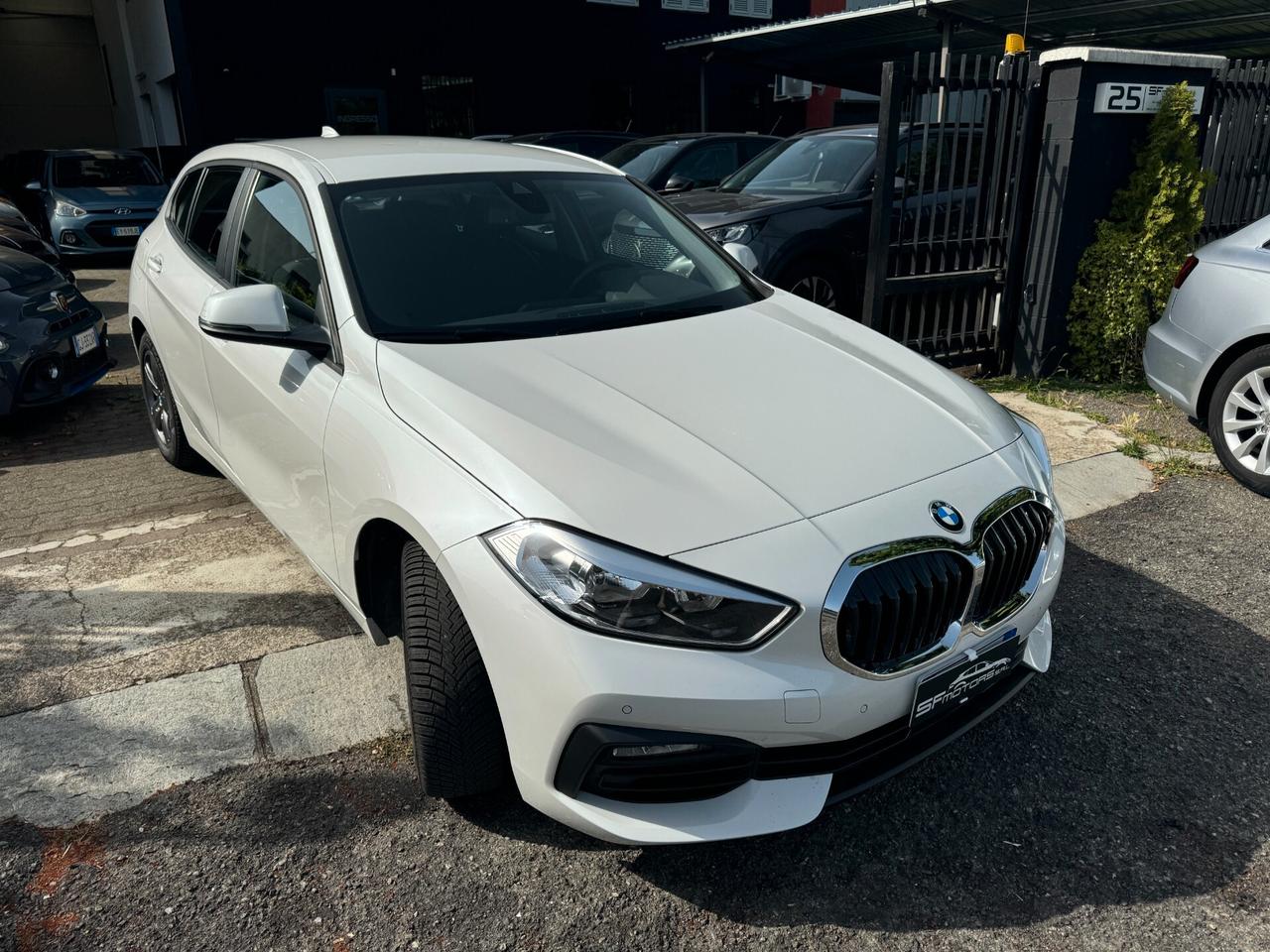 Bmw 116 116d 5p. Business Advantage