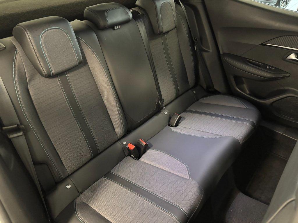 Peugeot 2008 1.5 BlueHDi Allure Navi Pack
