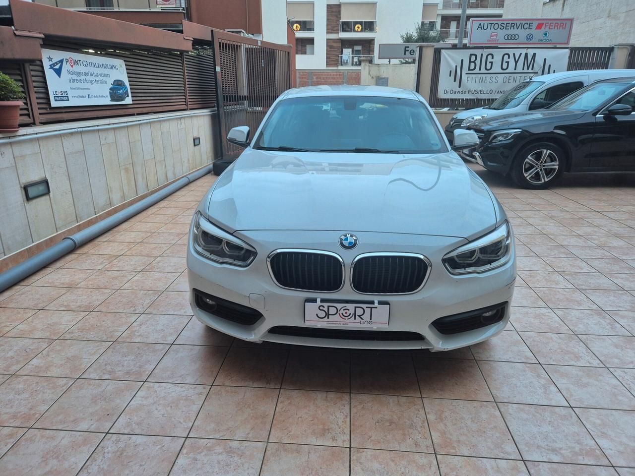 Bmw 116d 5p. Urban AUTO