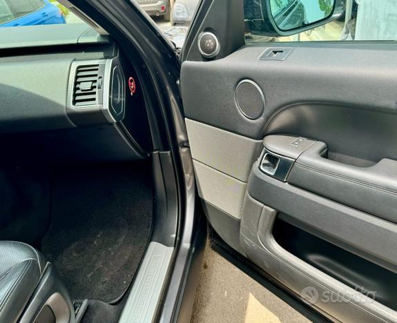 LAND ROVER Range Rover Sport 3.0 TDV6 HSE Dynami