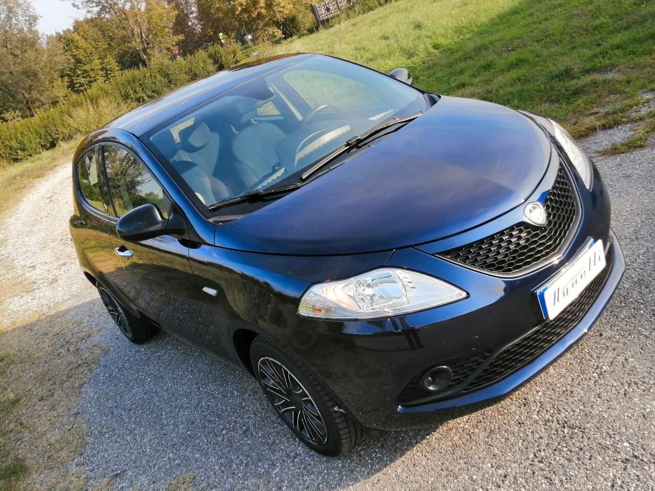 Lancia Ypsilon 1.2 69 CV 5 porte GPL Ecochic Gold Idonea Neopatentati