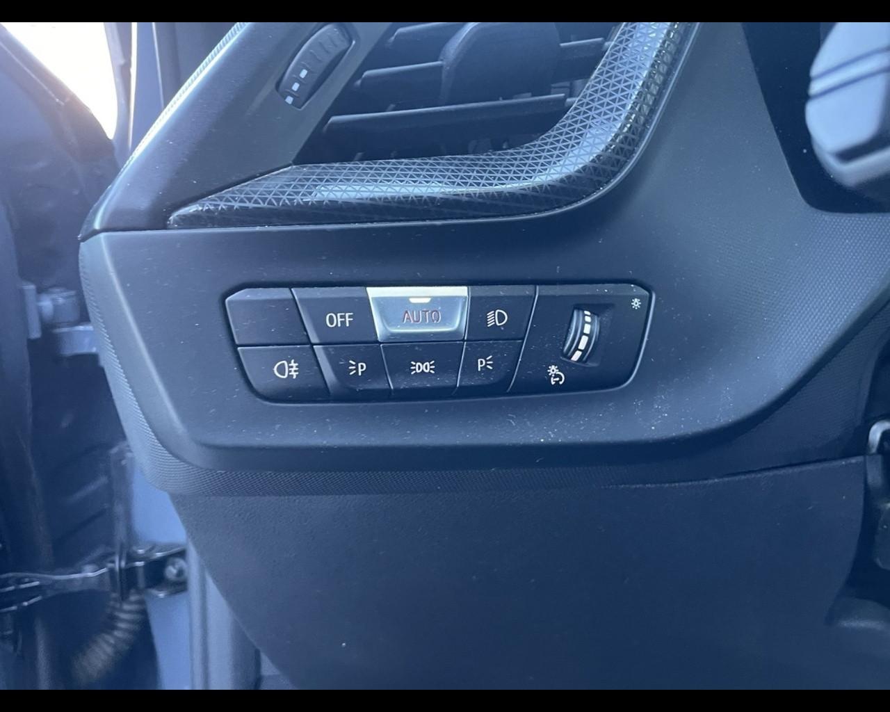 BMW Serie 1 (F40) - M 135i xDrive