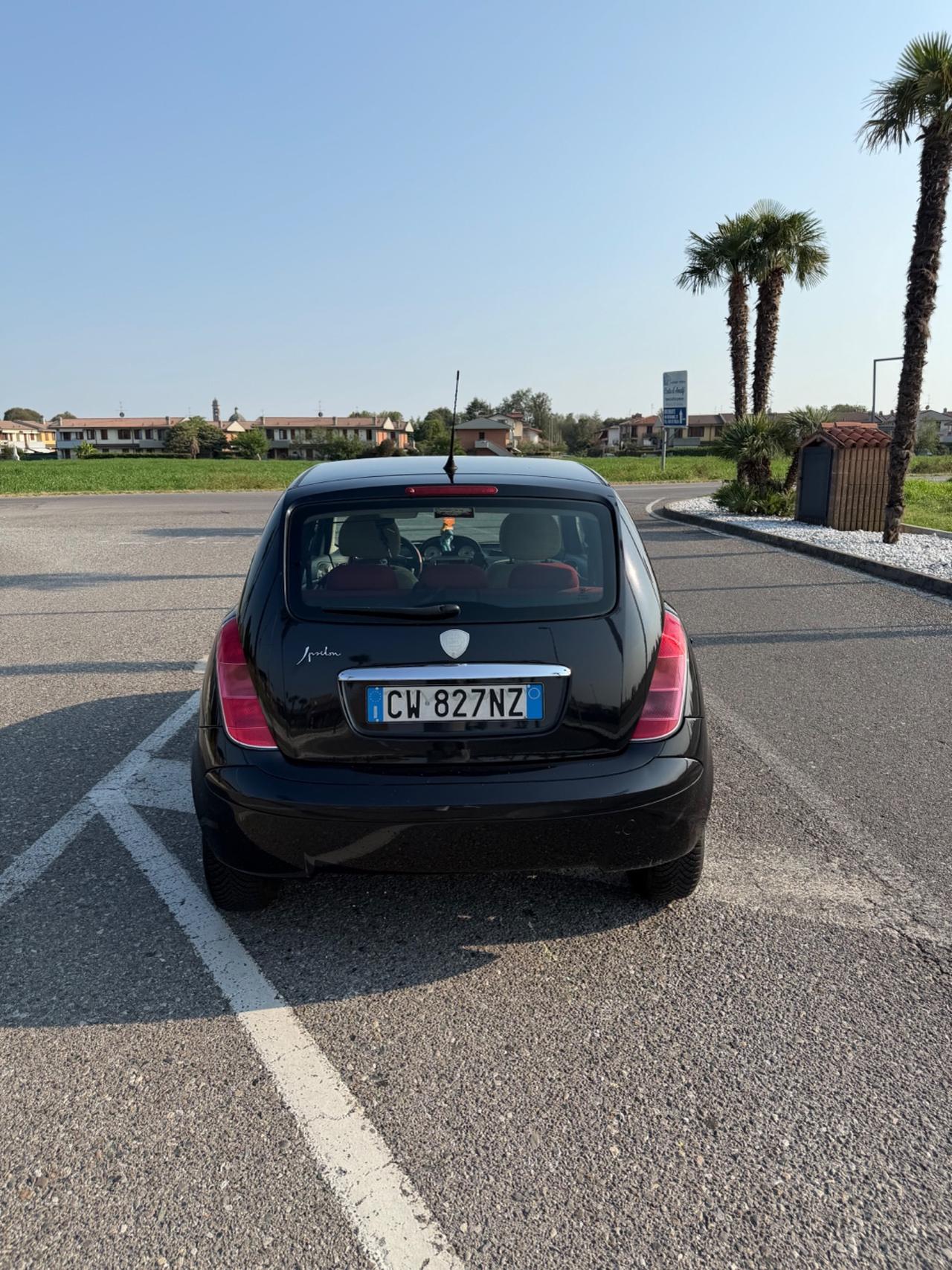 Lancia Ypsilon 1.2 16V Oro
