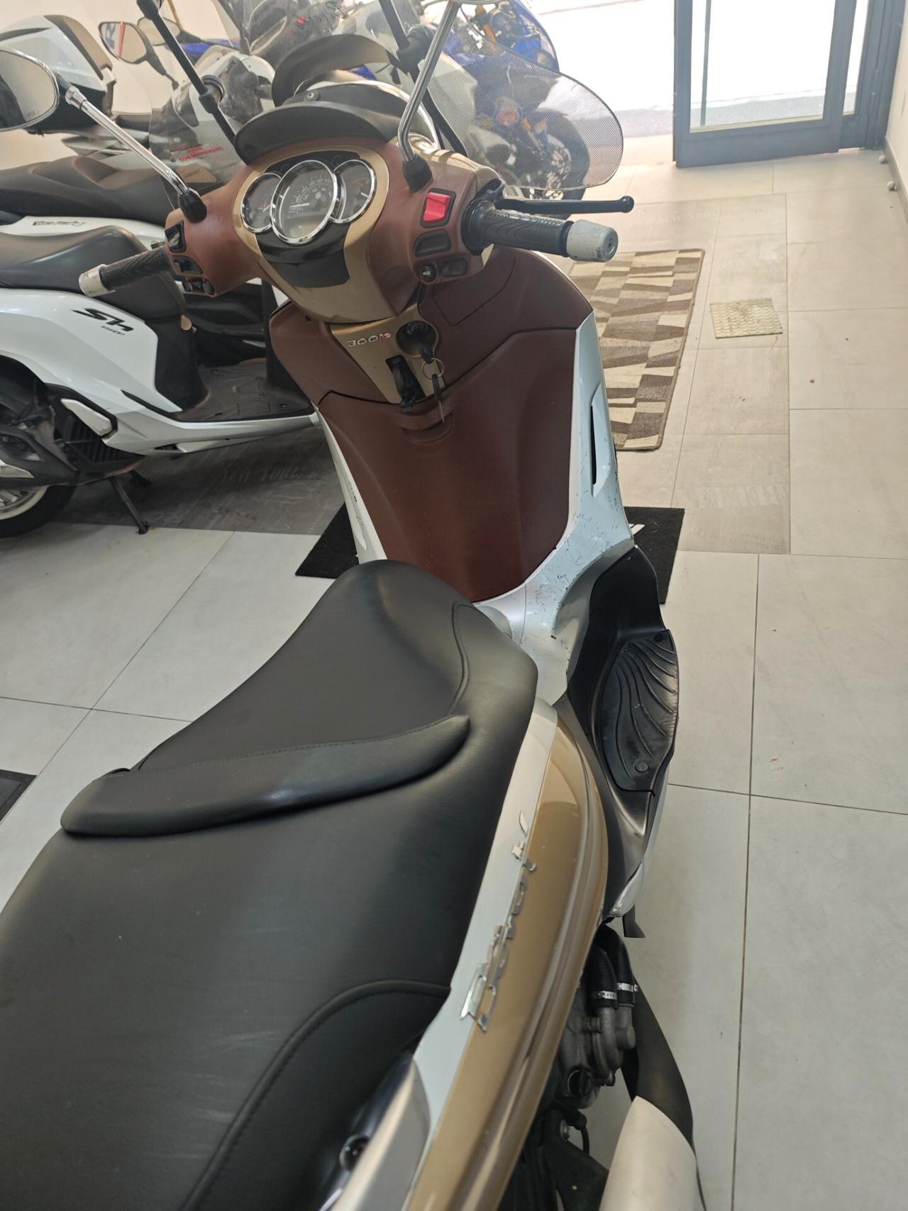 Piaggio Beverly 300 i.e. 300ie