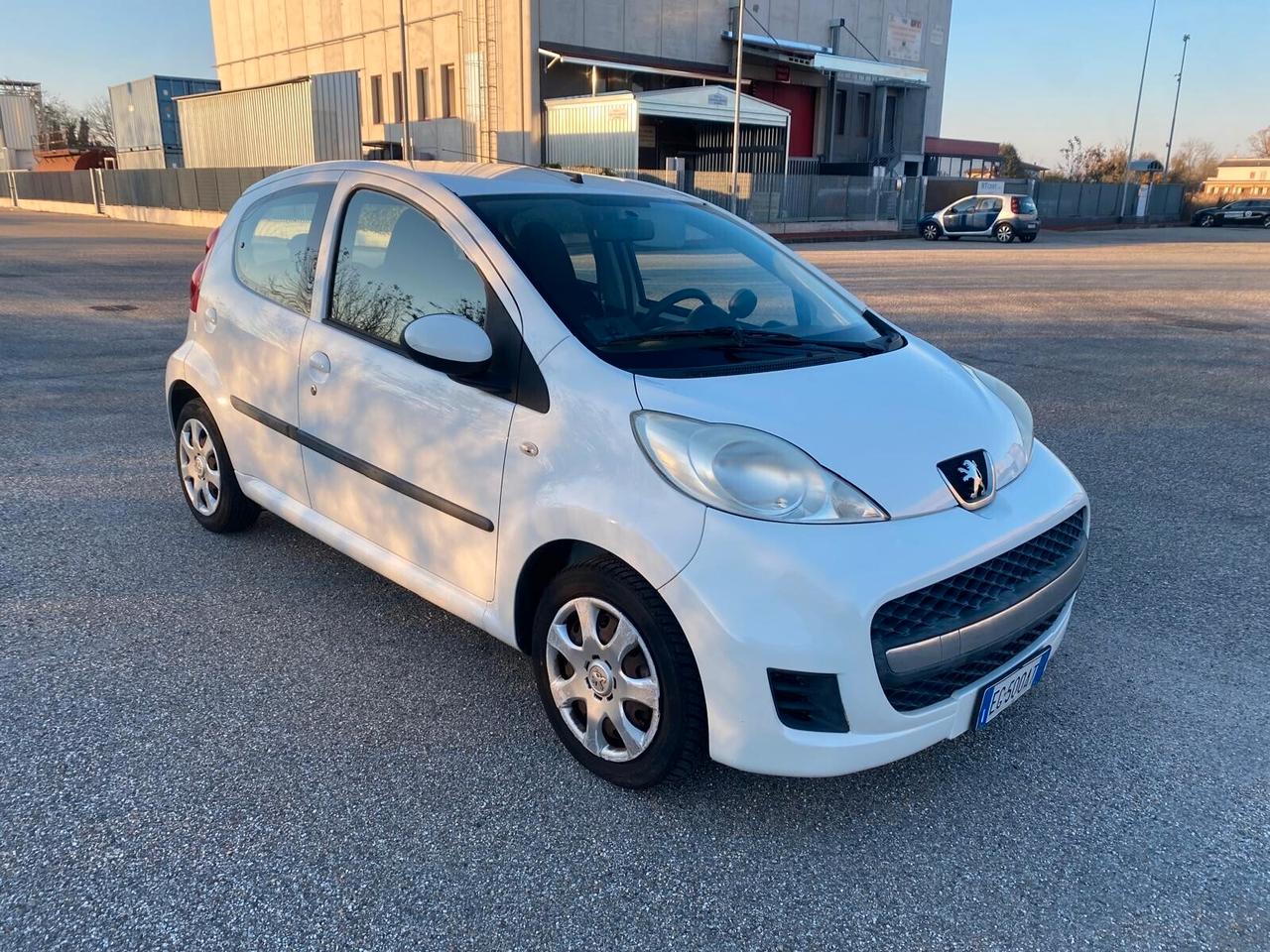 Peugeot 107 1.0 68CV 5p. Sweet Years SOLI *112000* KM ADATTA AI NEOPATENTATI UNICO PROPRIETARIO