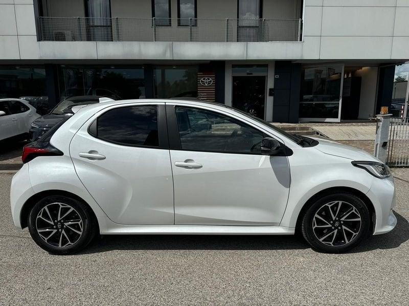 Toyota Yaris Hybrid Lounge MY22