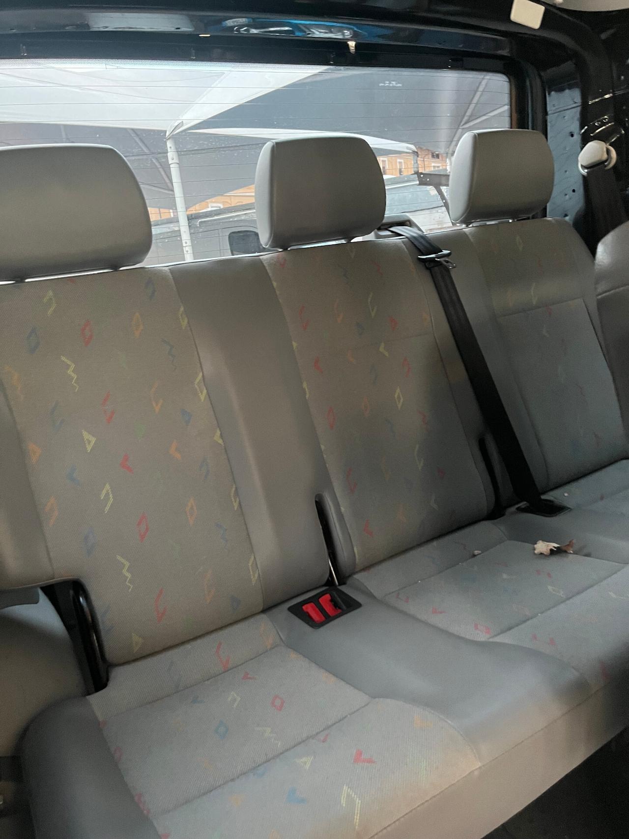 VOLKSWAGEN TRANSPORTER/CARAVELLE 2.5 TDI CAMBIO AUTOMATICO - 9 POSTI - PREZZO SPECIALE PER COMMERCIANTI
