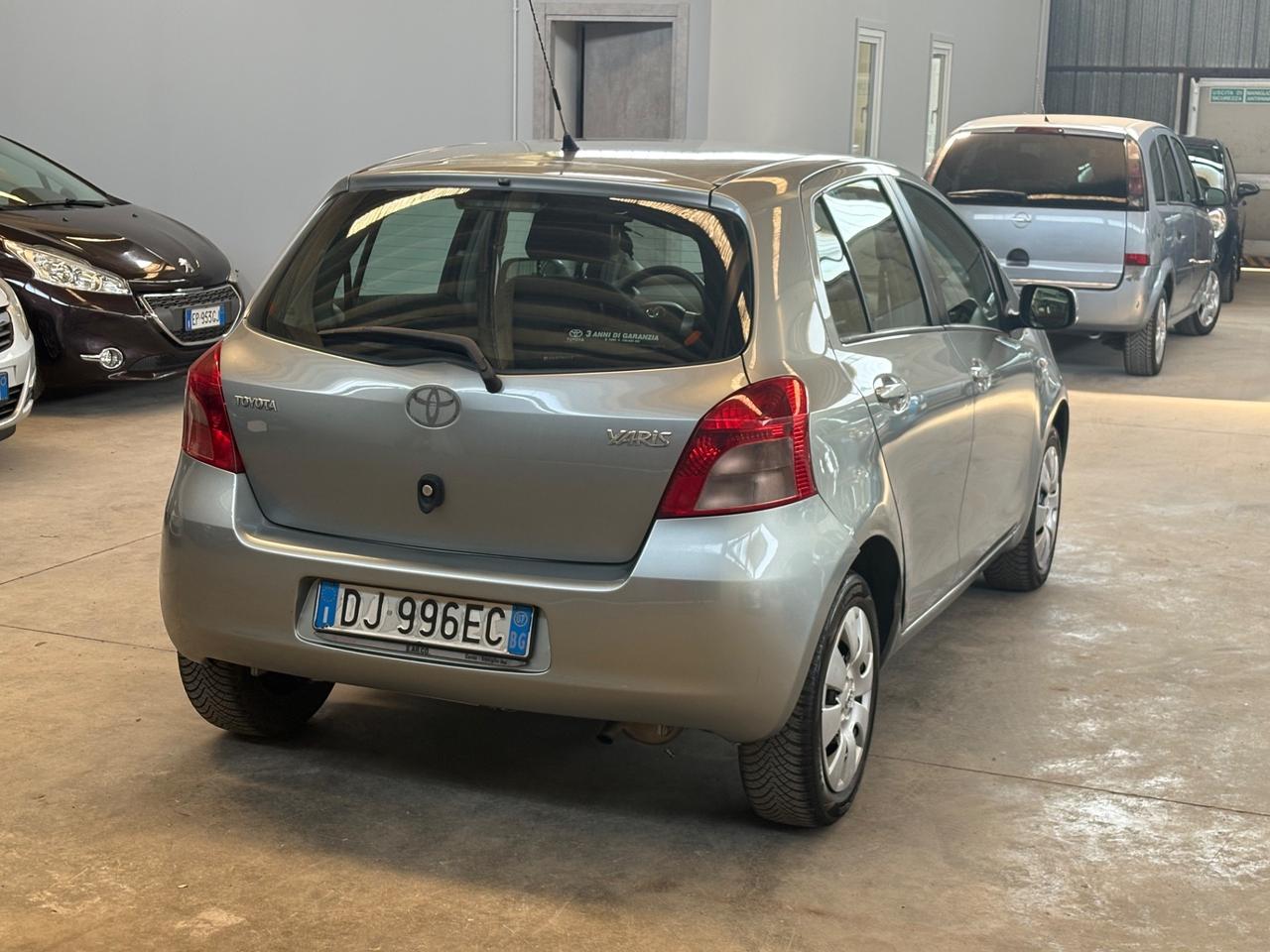 Toyota Yaris 1.0 5 porte Sol