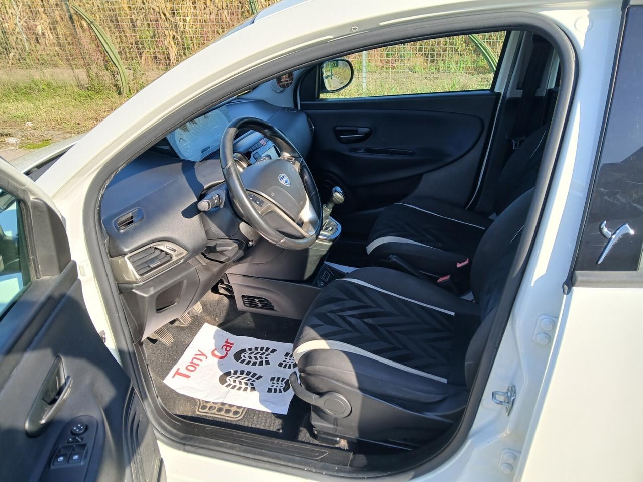 Lancia Ypsilon 1.3 MJT 16V 95 CV 5 porte Platinum