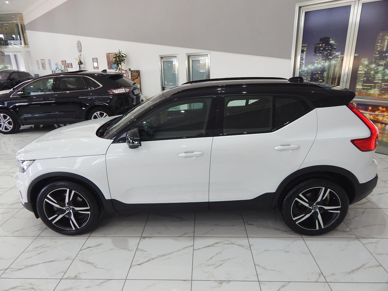 Volvo XC40 2.0 D4 R-Design AWD Geartronic NAVI-PELLE-PARK-LED