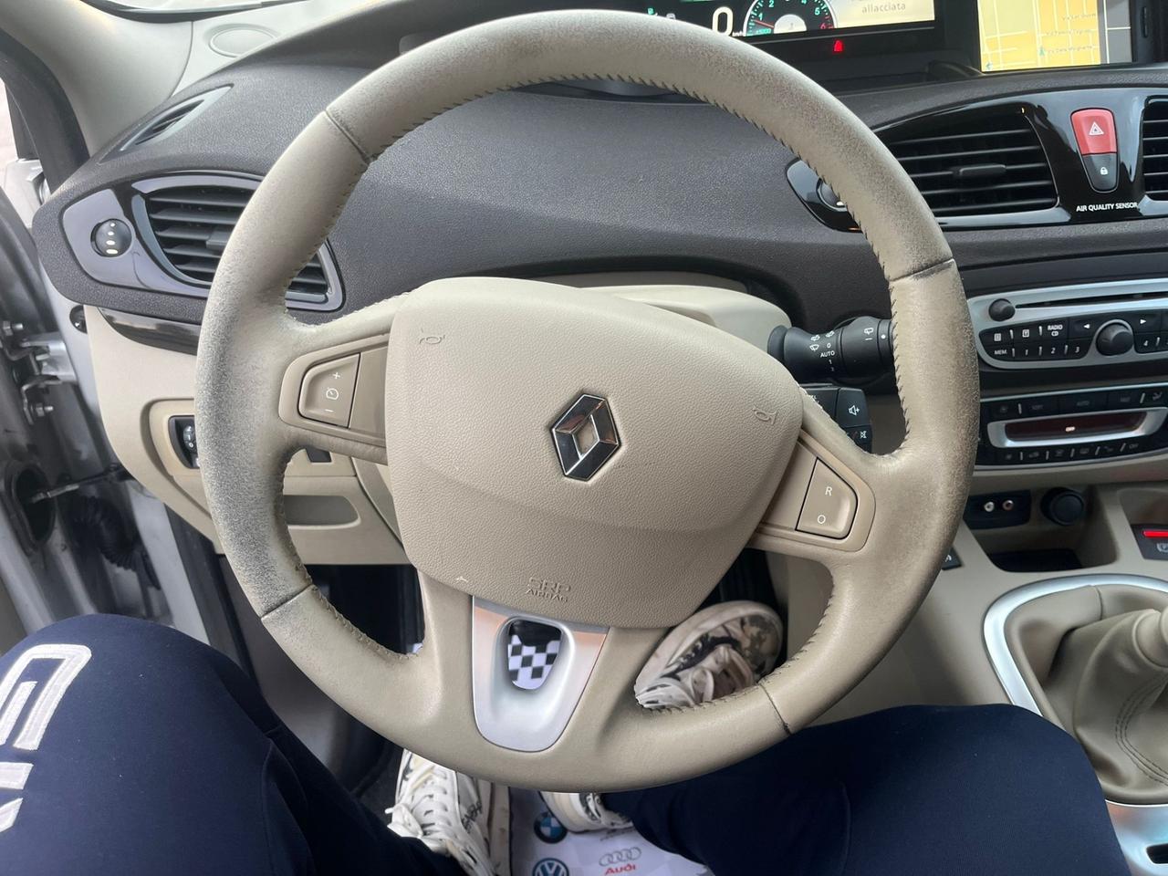 Renault Scenic Scénic X-Mod 1.5 dCi Luxe 2011