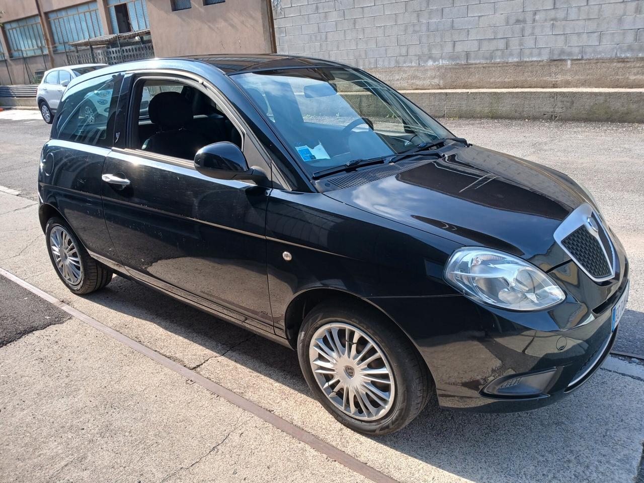 Lancia Ypsilon 1.2 Argento