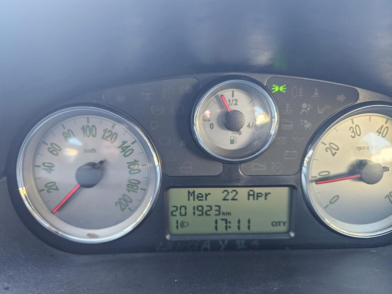 Lancia Ypsilon 1.3 MJT 75 CV