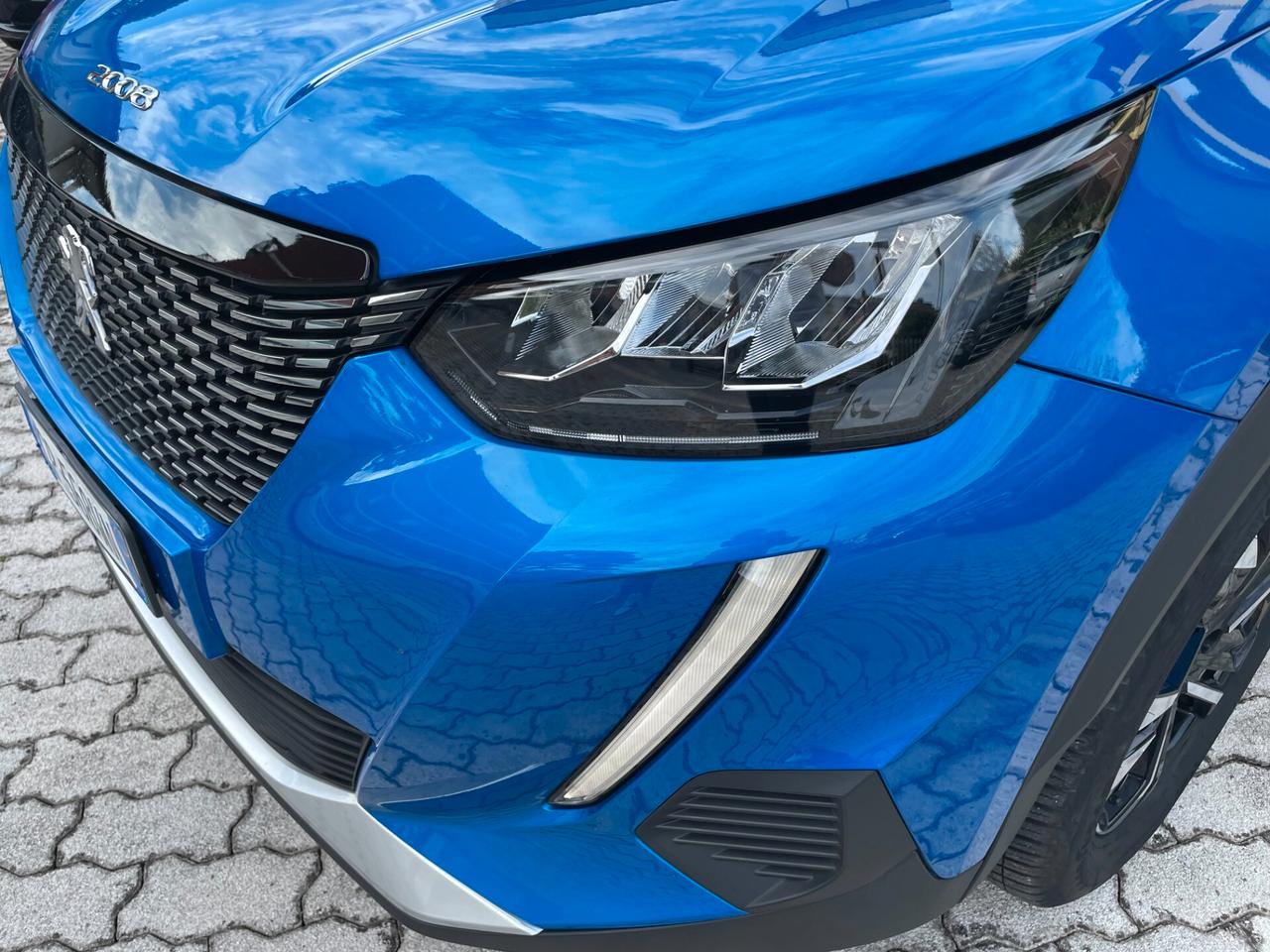 Peugeot 2008 1.2 puretech Allure AUTOMATICA NESSUN VINCOLO