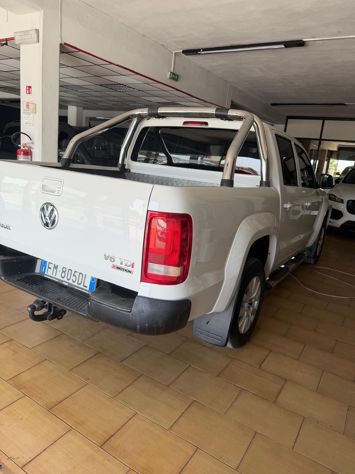 Volkswagen Amarok 3.0 V6 TDI 4MOTION BMT permanente aut. DC Comfortline