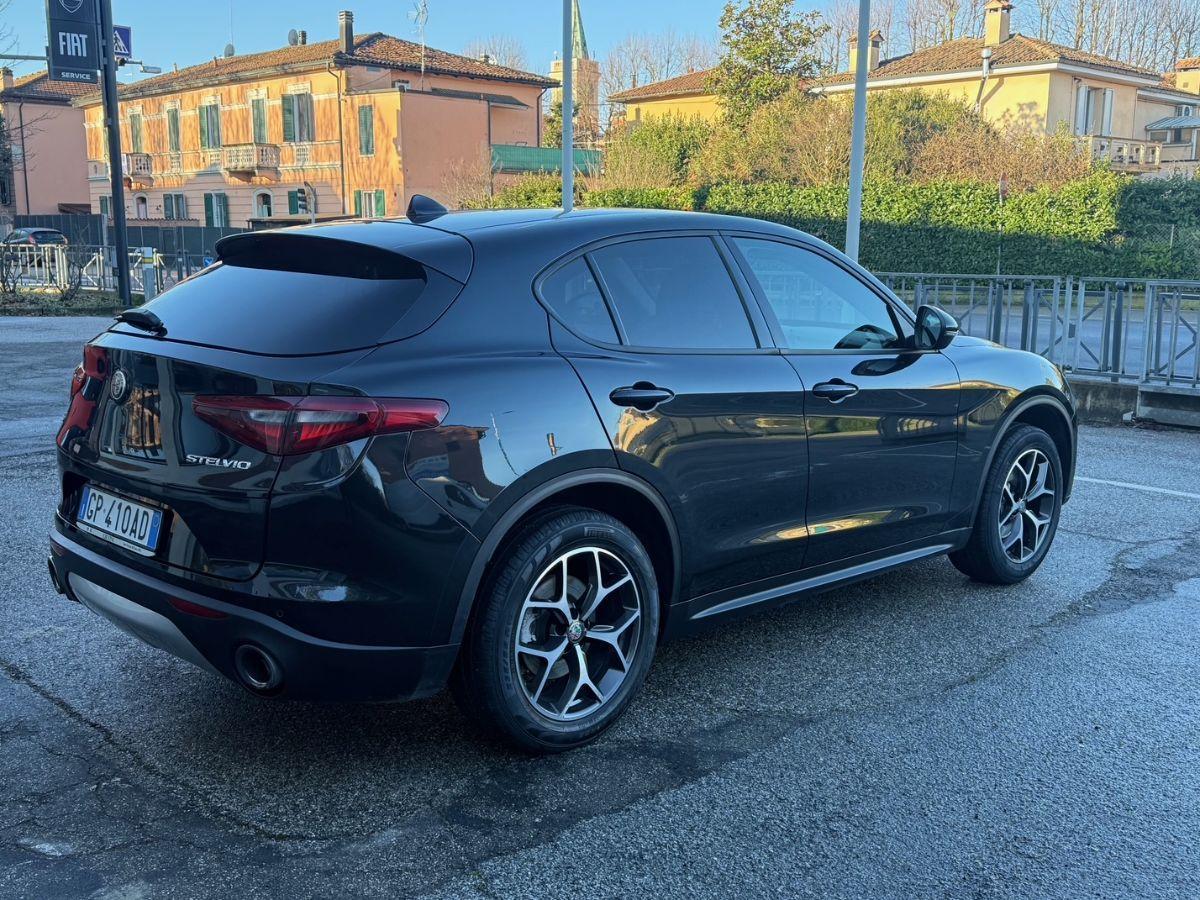 ALFA ROMEO - Stelvio - 2.0 Turbo 200CV AT8 Q4 Executive