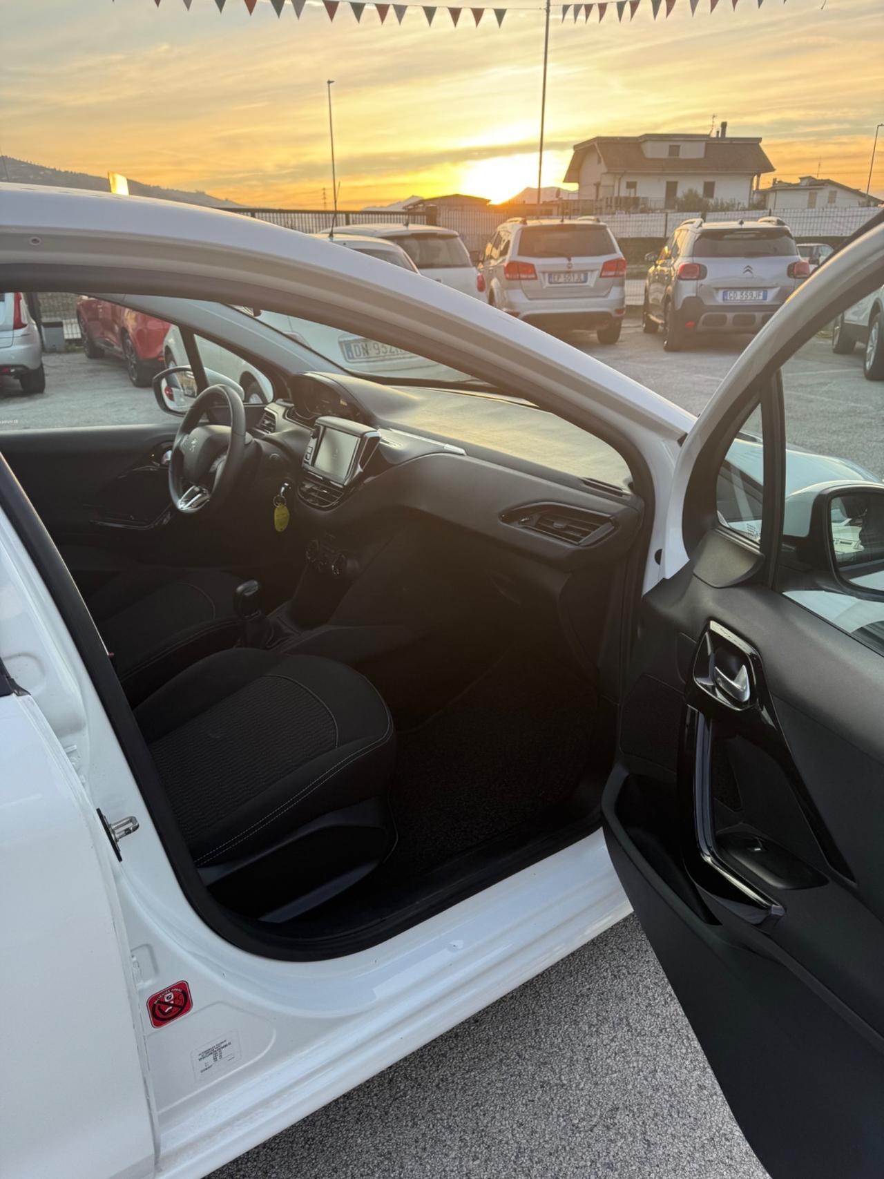 Peugeot 208 PureTech 82 5 porte Allure