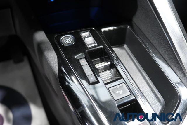 PEUGEOT 3008 HYBRID4 300 E-EAT8 ALLURE PACK