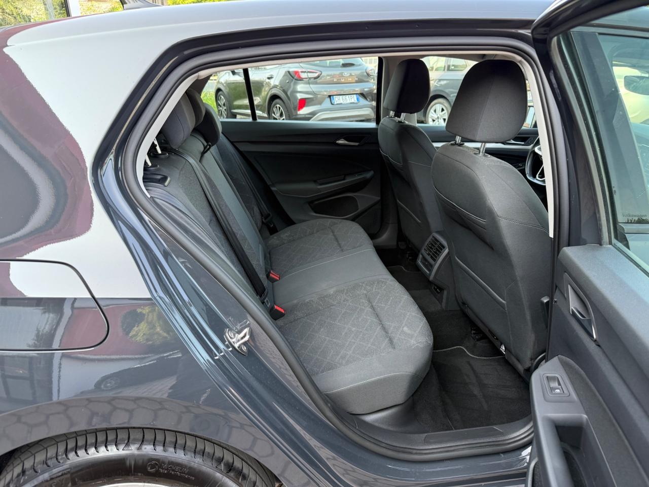 Volkswagen Golf 1.5 TGI DSG Life